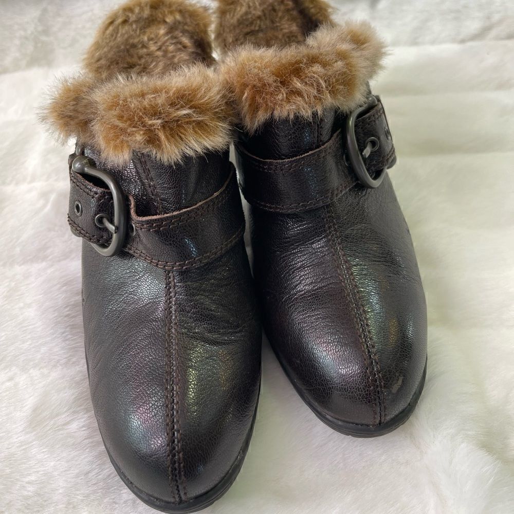 B.O.C brown leather clogs with faux leather lining rubber soles 4” hee…